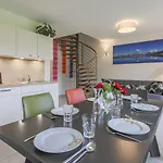 Haus Rabl Deng 아파트